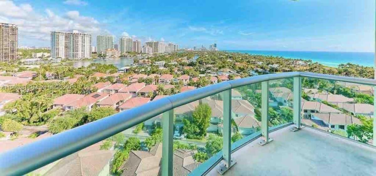 Ferienwohnung Breathtaking Ocean View! 15Th Floor Miami Beach Exterior foto
