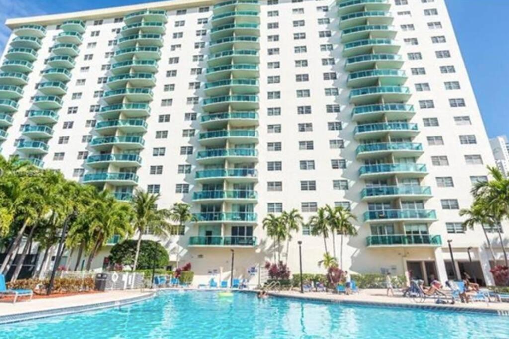 Ferienwohnung Breathtaking Ocean View! 15Th Floor Miami Beach Exterior foto