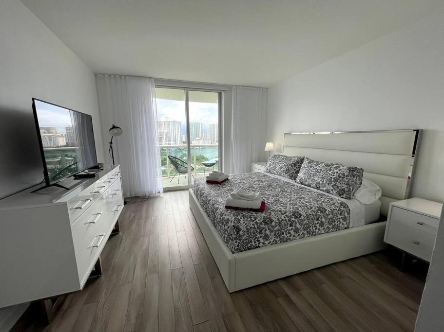 Ferienwohnung Breathtaking Ocean View! 15Th Floor Miami Beach Exterior foto
