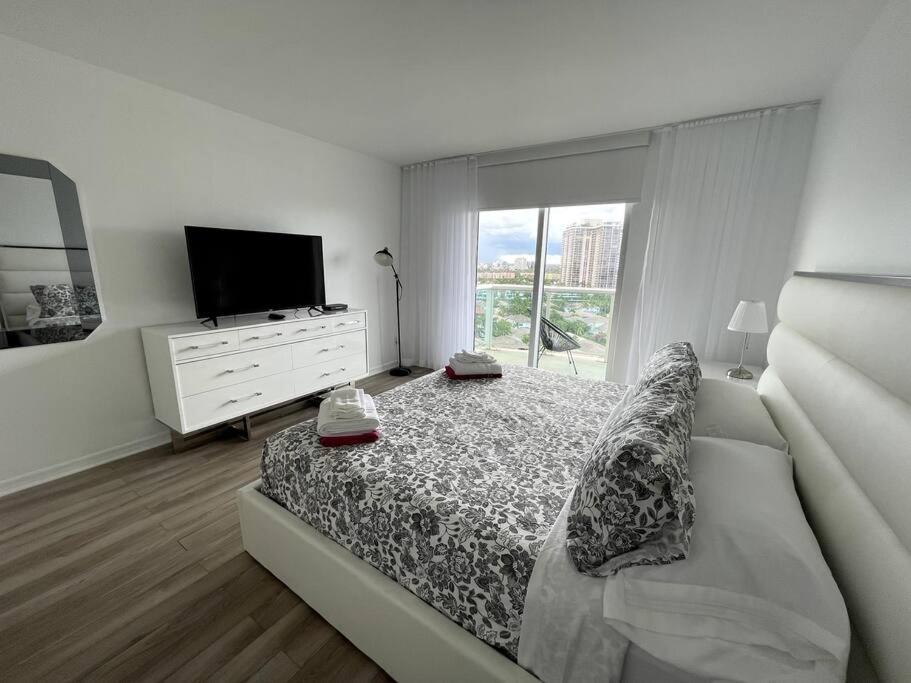Ferienwohnung Breathtaking Ocean View! 15Th Floor Miami Beach Exterior foto